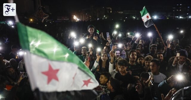 “¡Son yihadistas!”, activista siria por los derechos de las mujeres sobre la ingenuidad europea.
