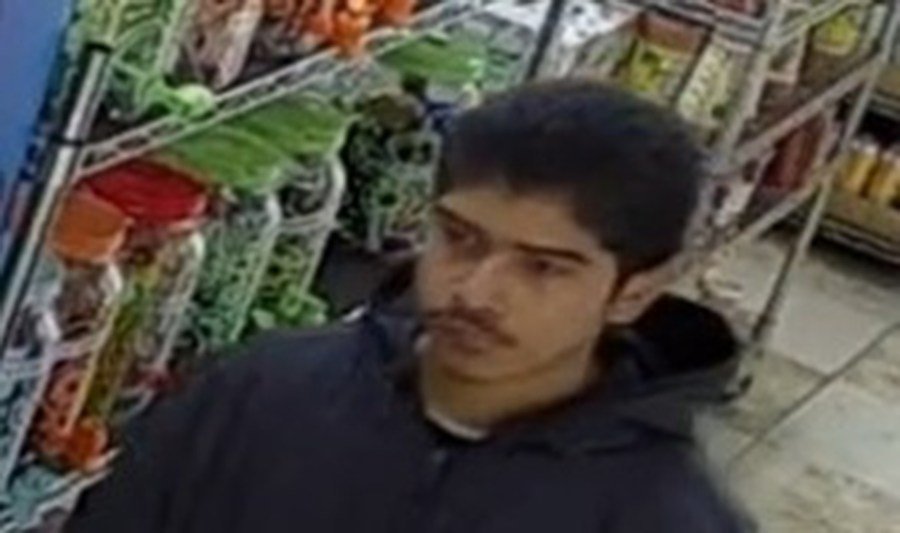 La policía de Anaheim está buscando a la persona que agredió al dueño de un negocio, dejándolo gravemente herido el 9 de diciembre de 2024. (Departamento de Policía de Anaheim)