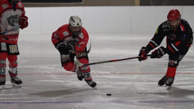 Hockey sobre hielo: Ternitz desperdicia el liderato contra el líder y gana en Tulln
