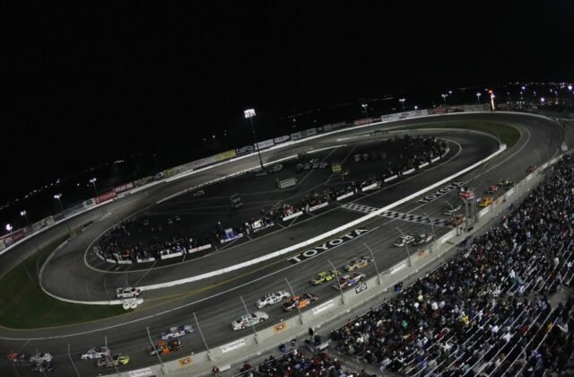 Irwindale Speedway toma la bandera a cuadros y se abre para un último día de carrera

