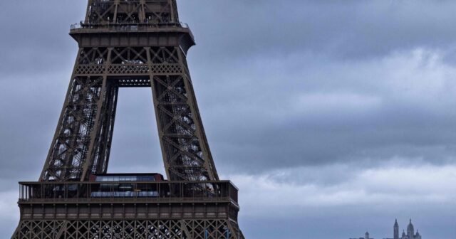 Incendio en el hueco del ascensor: la Torre Eiffel fue evacuada
