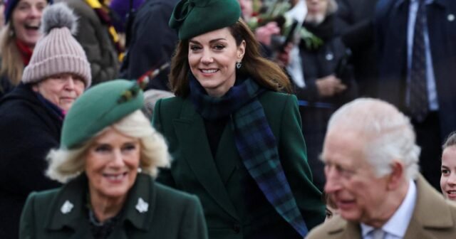 Servicio Real de Navidad: Kate brilla en el centro de atención
