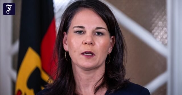Baerbock advierte sobre la flota en la sombra de Rusia
