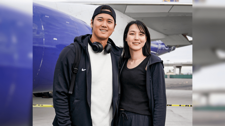 La estrella de los Dodgers, Shohei Ohtani, aparece por primera vez con su esposa Mamiko Tanaka, una estrella del baloncesto japonés, el 14 de marzo de 2024. (Los Angeles Dodgers)