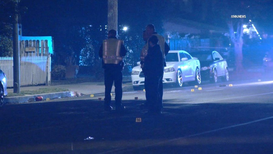 Un sospechoso de atropello y fuga sigue prófugo después de que un peatón fuera atropellado y asesinado en Reseda el 27 de diciembre de 2024. (KNN)