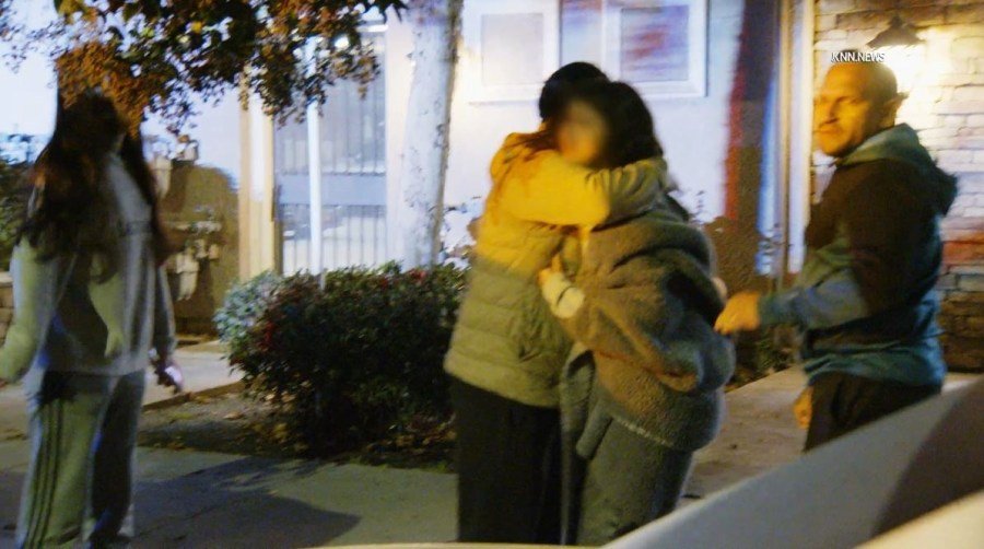 Los seres queridos están devastados después de que un hombre fuera atropellado y asesinado por un conductor que se dio a la fuga en Reseda el 27 de diciembre de 2024. (KNN)