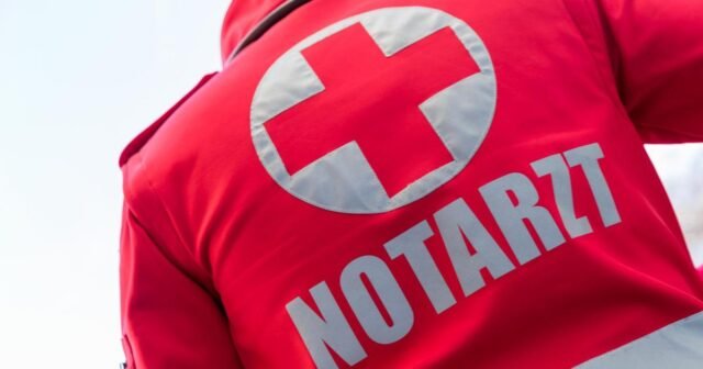 Una joven quedó atrapada debajo de un autobús en Lech
