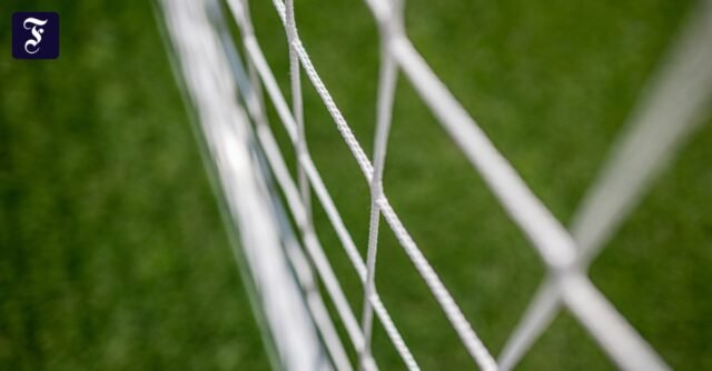Muere futbolista profesional en Irlanda del Norte en su 27 cumpleaños
