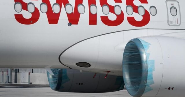 Aterrizaje de emergencia en Suiza en Graz: una azafata murió en el hospital
