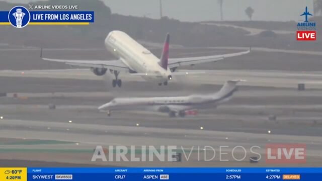 Casi llamada entre aviones en el Aeropuerto Internacional de Los Ángeles captada en video
