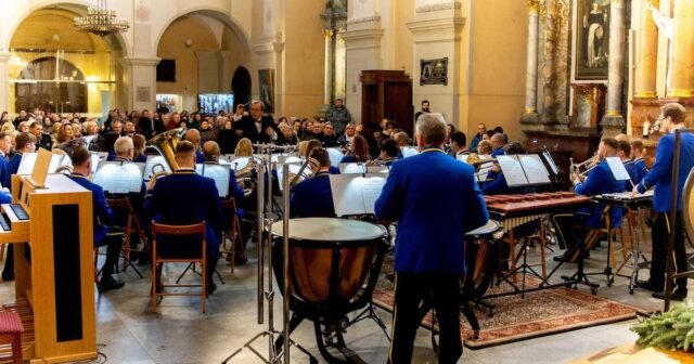 Después de visitar Kaunas y Vilnius, la Orquesta de Palanga te invita a la "Hora de la Música Navideña" en Palanga
