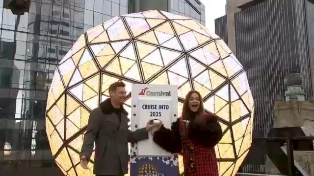 Los copresentadores de Dick Clark's New Year's Rockin' Eve, Ryan Seacrest y Rita Ora, tienen qué esperar del programa de este año

