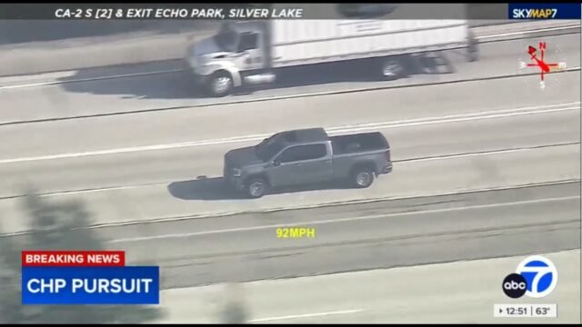Persecución policial en Los Ángeles: el sospechoso lidera a las autoridades en una persecución a alta velocidad en todo el sur de California
