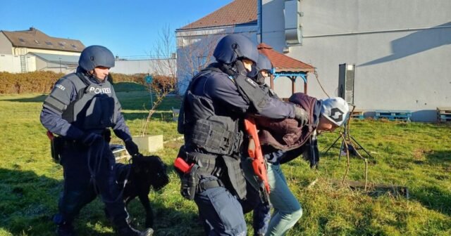 Base de entrenamiento para unidades especiales: equipada para todos los casos (de emergencia)
