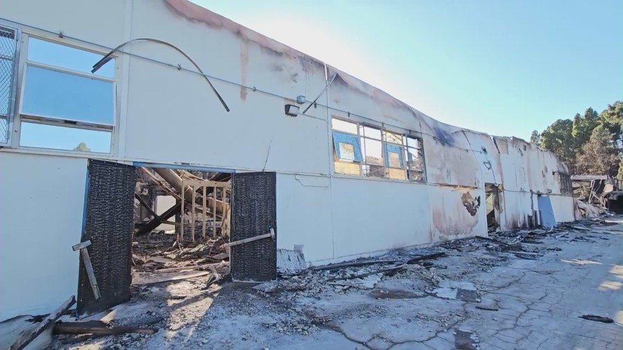 Una gran parte de Palisades Charter High School fue destruida por el incendio Palisades que se inició el 7 de enero de 2025. (KTLA)