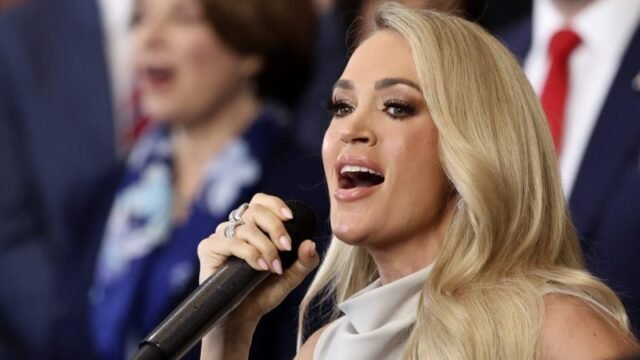 MIRAR: Carrie Underwood canta 'America the Beautiful' a capella después de un aparente problema técnico en la inauguración
